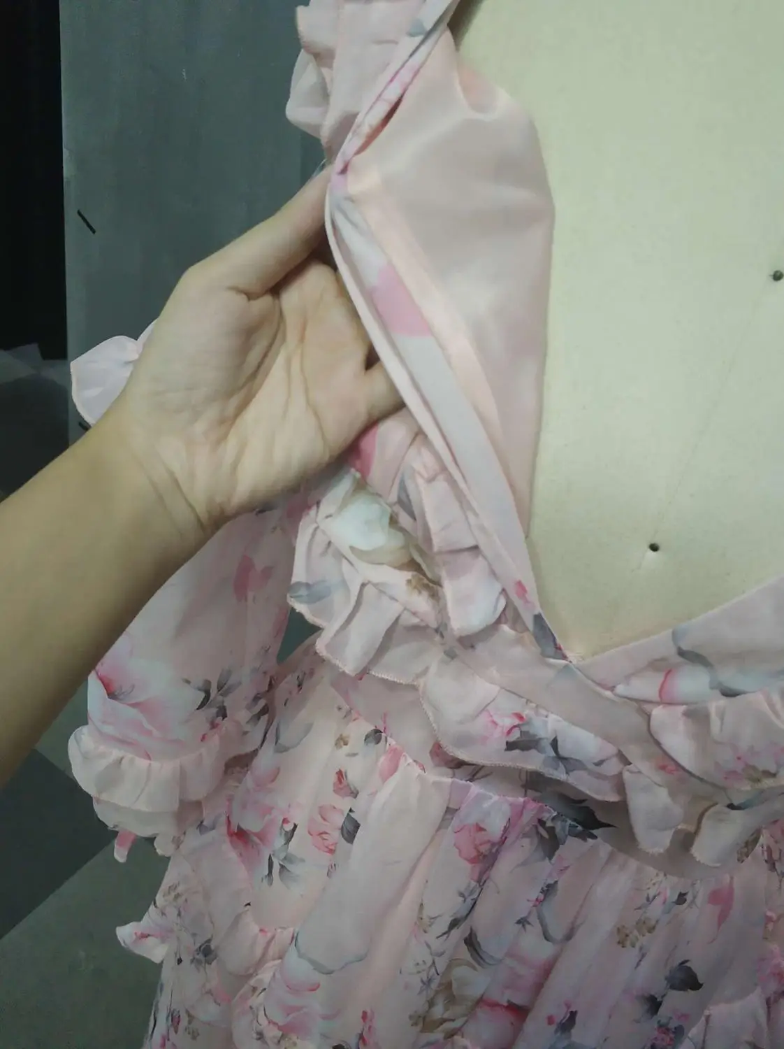 Женские летние пляжные платья элегантные вечерние с розовым цветочным принтом