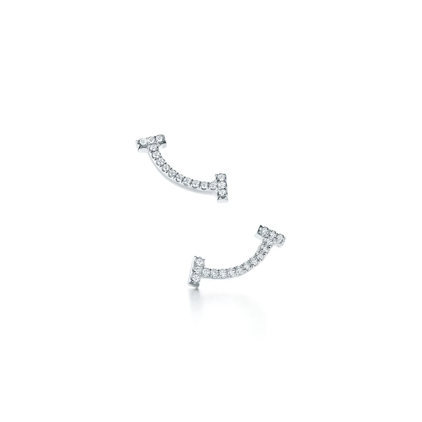 

Fashion personality boutique zircon smile stud earrings