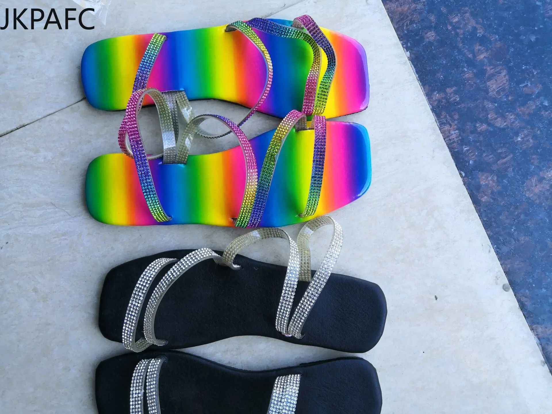 

Rainbow Large Size sandals for women's shoes 2021 new flat bottomed diamond slippers 35-43 zapatos de mujer