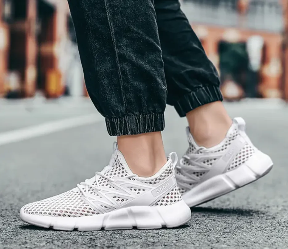 

New2021 Men Sneakers Light Breathable Air Running Shoes Men Outdoor Comfortable Leisure Gym Shoes Male Sports Shoes
