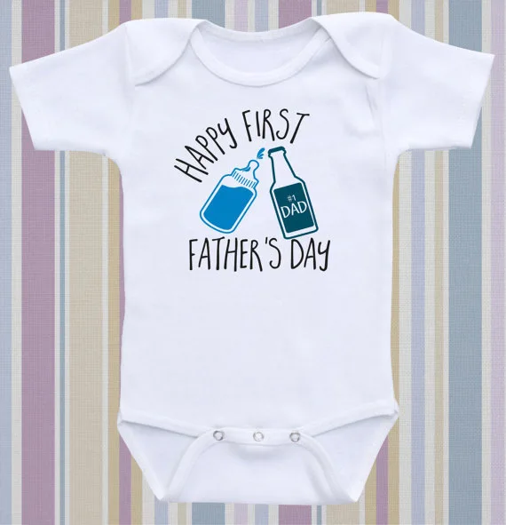 Хлопковый комбинезон с короткими рукавами и принтом Счастливый первый день