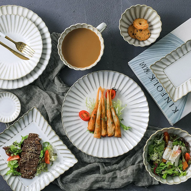 

European-Style Retro Petal Shape Creative Ceramic Bread Dessert Cake Saucer Steak Western Plate Staple Dish Home Tableware Bowl
