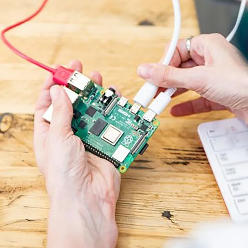 Оригинальный Raspberry Pi 3 Model B + (плюс) Встроенный Broadcom 1 4 ГГц quad-core 64-разрядный