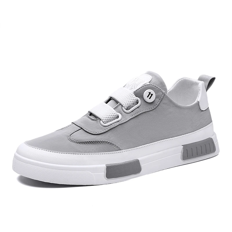 Men's Skateboarding Shoes High Top Sneakers Breathable Canvas Sports Shoes Students Shoes Street Walking Shoes Chaussure Homme