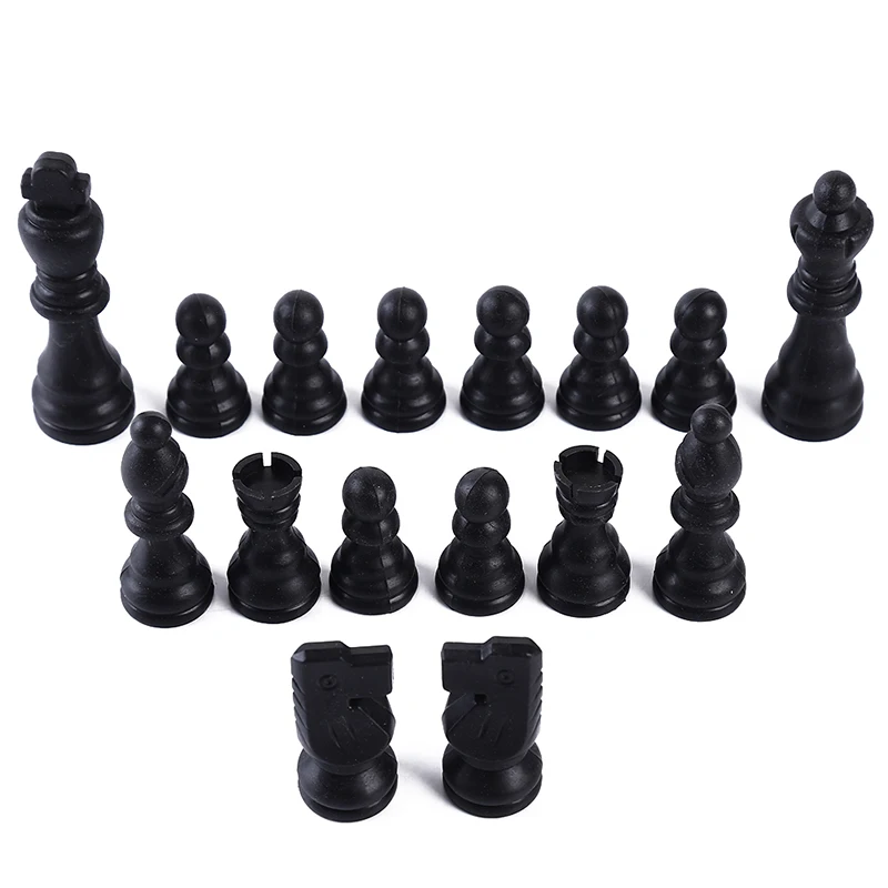 

Black & White Medieval Chess Pieces Plastic Complete Chessmen Chess Magnetic International Word Chess Game Entertainment 31mm