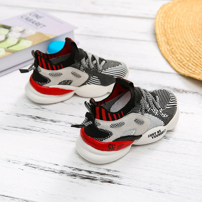 Детские спортивные кроссовки из натуральной кожи Черные слипоны для мальчиков