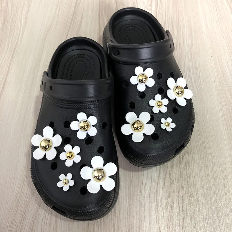 

Shoes Accessories White Daisy Cute Sunflower Croc Charms Suit Shoe Adornment Girl DIY Sandals Decorations for Crocs Deisgner