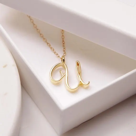 

Classic Cursive Love U Letter Necklace Jewelry Small U Letter Initial Charm Name Letter U Necklace for Wedding Gifts