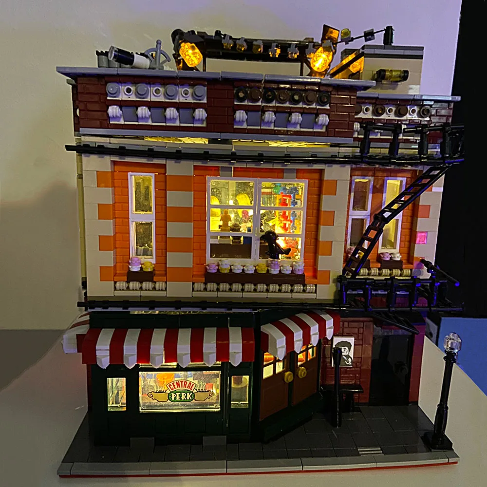 

Creator Expert Moc Blocks Big-bang-theory Central Perk Street View UG10189 4638Pcs Model Modular Building Blocks Bricks Cafe