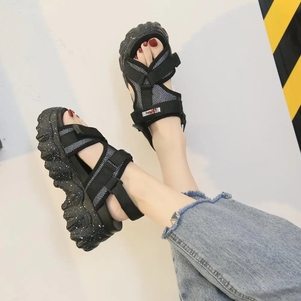 

Sandals female summer wear 2020 new wild velcro sponge cake thick bottom sandals fashion casual beach shoes Z807