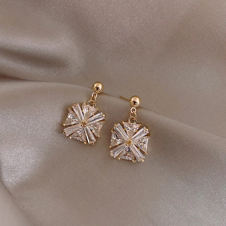 

Women Geometric Diamond Earrings for Fashion Jewelry Wedding Gift
