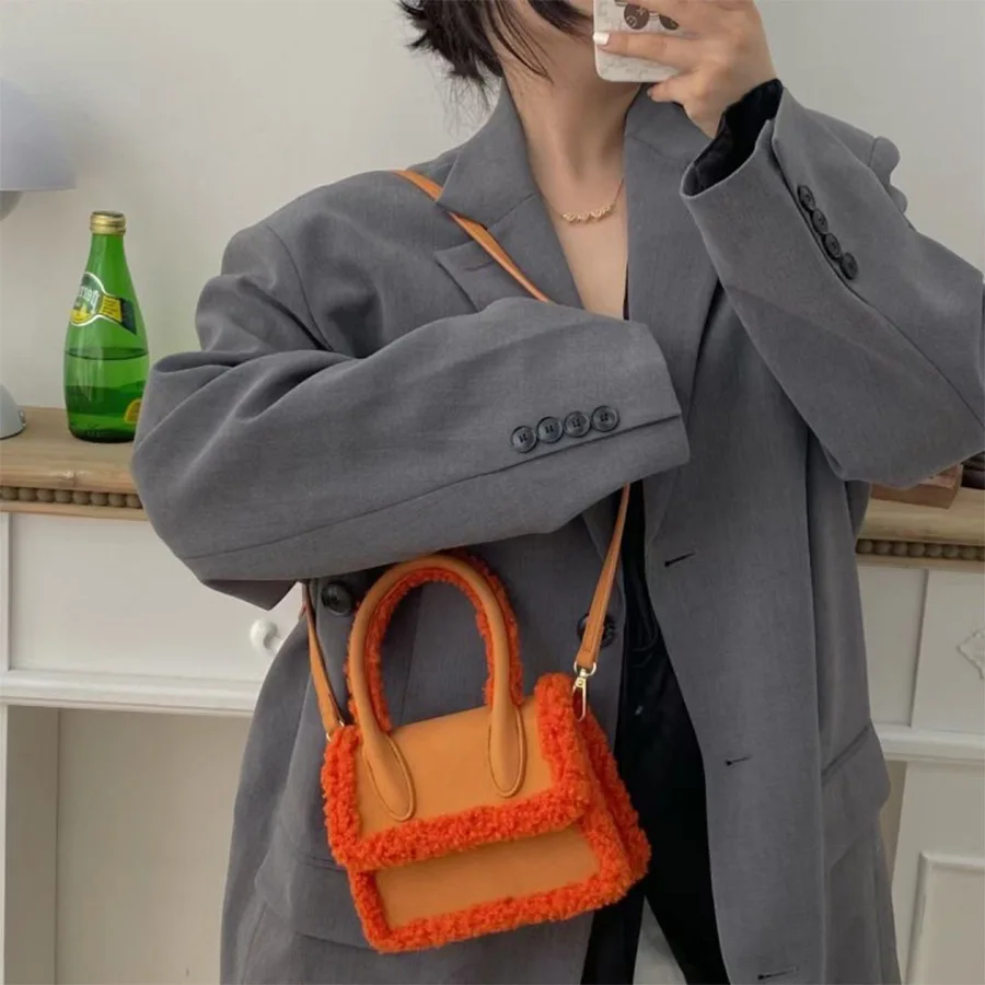 

Suede Plush Crossbody Bag for Women Faux Fur Stitching Winter Girl Shoulder Bags Small Commuter Female Purses and Handbags Daily