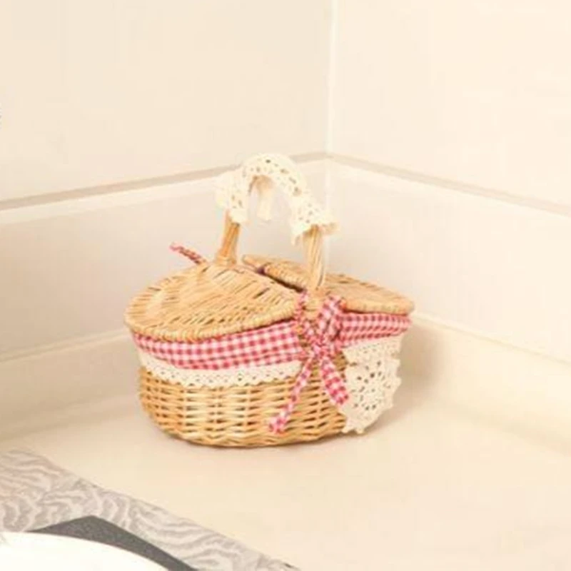 

Wicker Willow Woven Picnic Basket Hamper with Lid and Handle Camping Picnic Shopping Food Fruit Picnic Basket