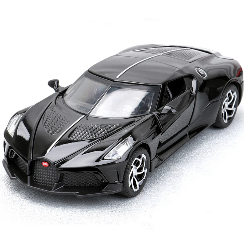 Машина Bugatti la voiture noire