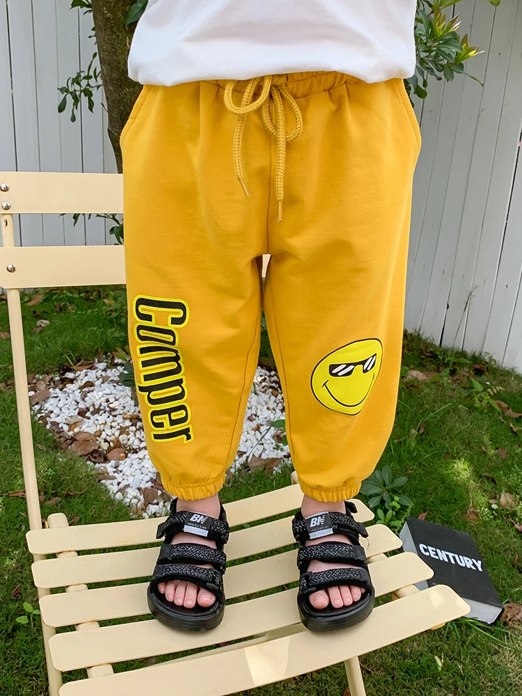 Детские трикотажные брюки со смайликом для мальчиков летние тонкие новинка 2020