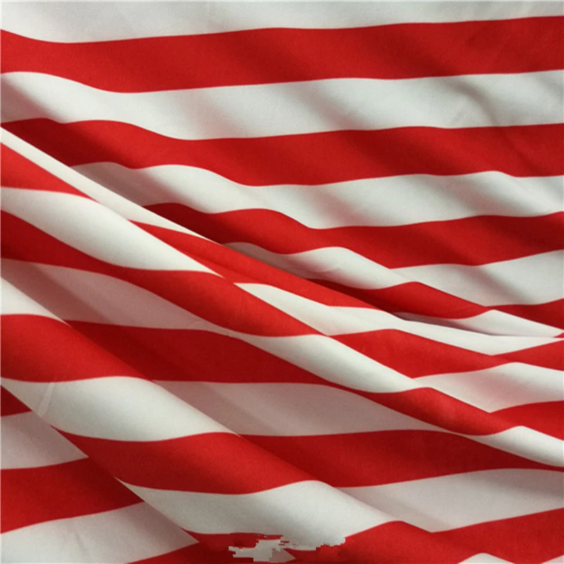 Красно-черная эластичная молочно-шелковая трикотажная ткань в полоску с принтом