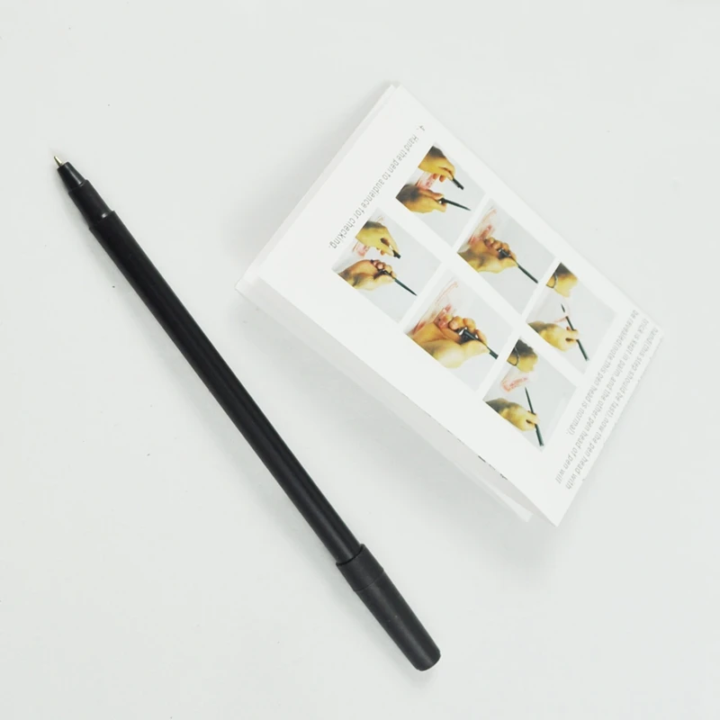 Причудливый волшебный трюк проникновение ручки через деньги Примечание