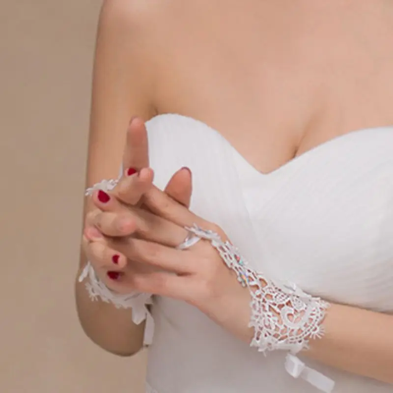 Новое поступление перчатки для невесты кружевные аппликации из бисера Дешевые