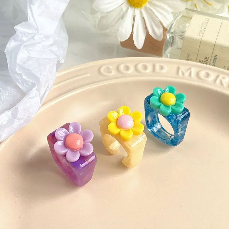 

Acrylic Rings Blue Purple Yellow Cute Simple Design Sweet Summer Autumn Flower Resin Rings Stacking Finger Jewelry for Girls