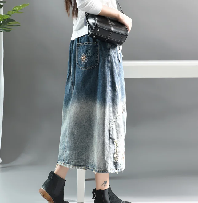 Женская юбка с цветочной вышивкой осенняя джинсовая эластичной резинкой на