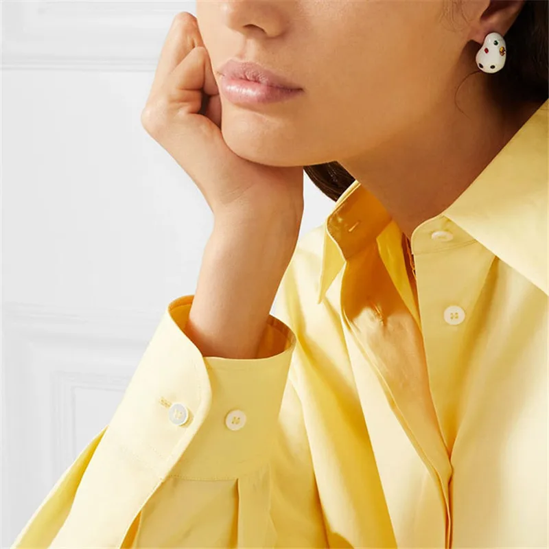 

Korea Retro Geometric Cute Heavy Industry White Enamel Glaze Inlaid Zircon Unique Asymmetrical Trendy Mini Women Earrings 2021