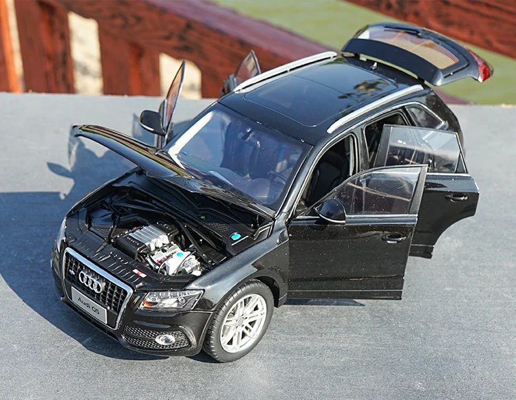 1:18 AUDI Q5 SUV литой автомобиль из сплава игрушки для детей рождественские подарки