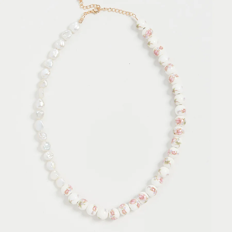 Керамическое ожерелье с бусинами