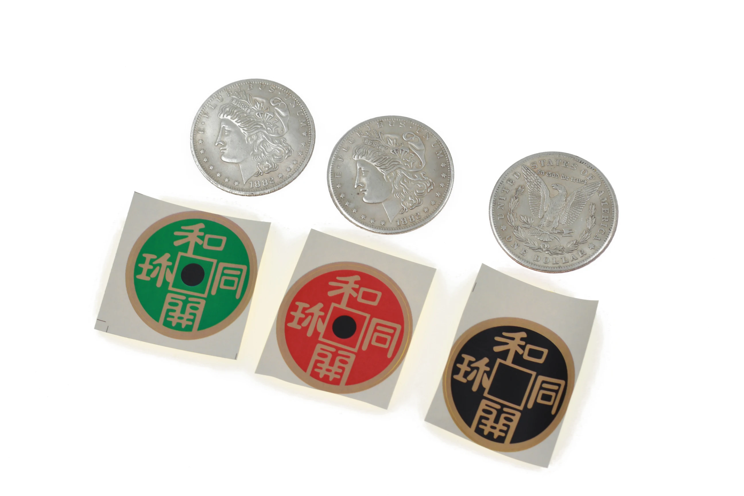 Цветная яркая монета (версия Моргана) от одной монеты до трех цветов появляются