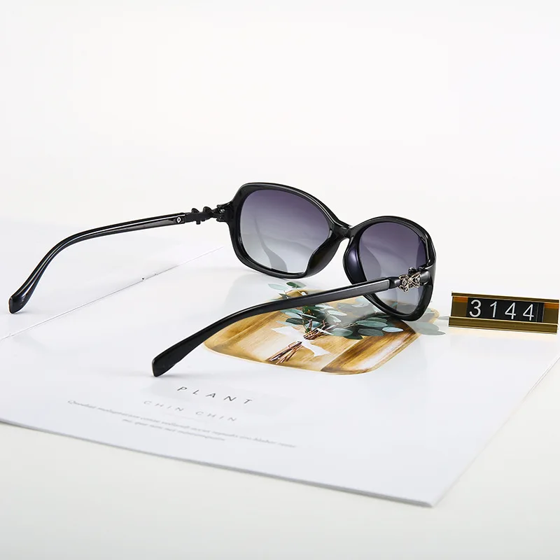 

New small frame sunglasses ladies fashion sunglasses polarized lenses can be equipped with sunglasses