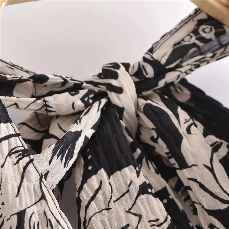 

Za 2021 Fashion Women Blouses Black Vintage Floral Print Crop Top Woman Summer Wide Straps V Neck Sleeveless Thin Elegant Blouse