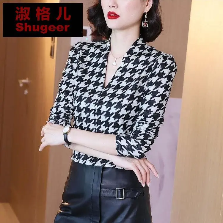 

Ladies spring and summer new thin long sleeve slim v-neck printed t-shirt