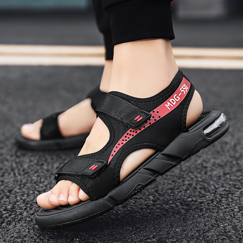

New Men Summer Sandals Fashion Flat Men Casual Beach Sandals Male Open Toe Sandals Men's Water Shoes Slippers