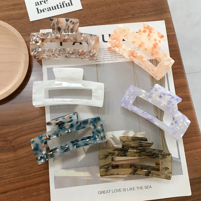 

Acrylic Women Hair Claws Crab Clamps Charm Solid Color Hollow Leopard Lady Hair Clips Retro Make Up Hairdress Hair Styling Tools