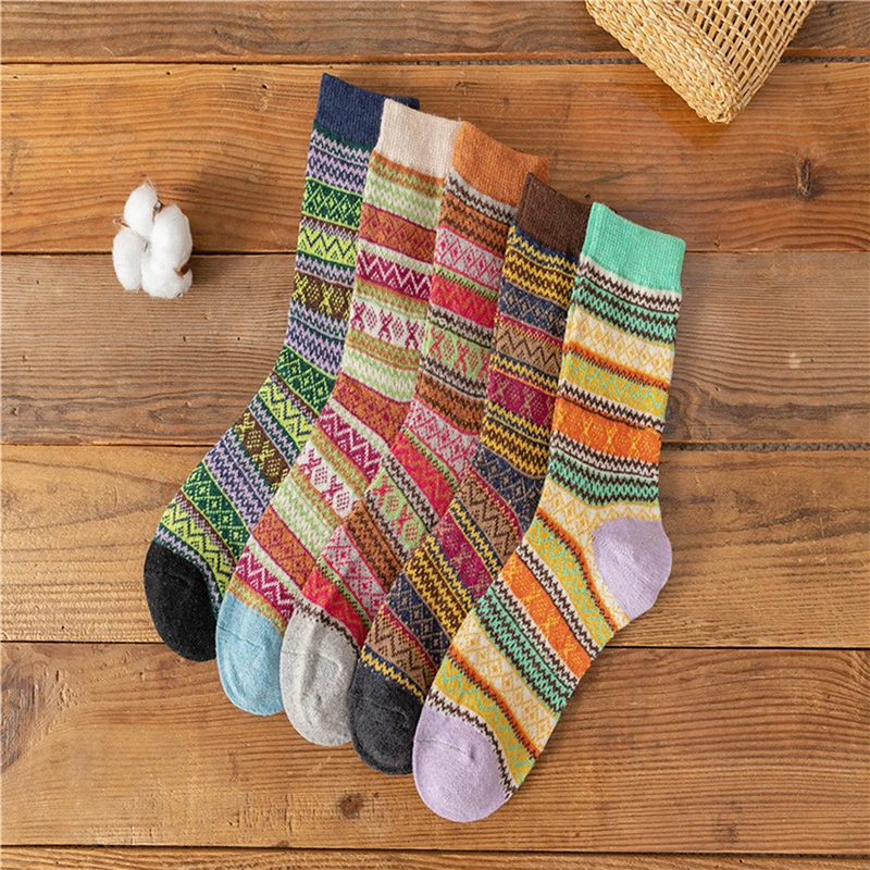 

1Pcs Women's Thick Wool Socks Casual Winter Thick Warm Socks High Quality Crew Sock Harajuku Retro Warm Wool Dress Socks