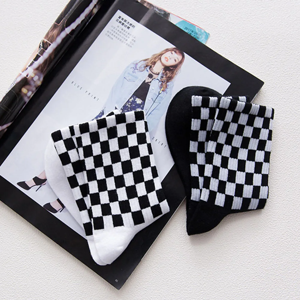

Casual Sports Socks Elastic Sweat-absorbent White And Black Squares Men Chic Soft