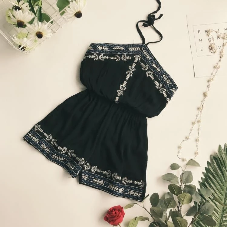 

Summer National Style Triangle Embroidered Halter Neck Embroidered Wide Leg Short Skirt One-piece Hakama Shorts Set