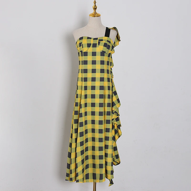 Платье TWOTWINSTYLE без рукавов ассиметричное на одно плечо с высокой талией оборками