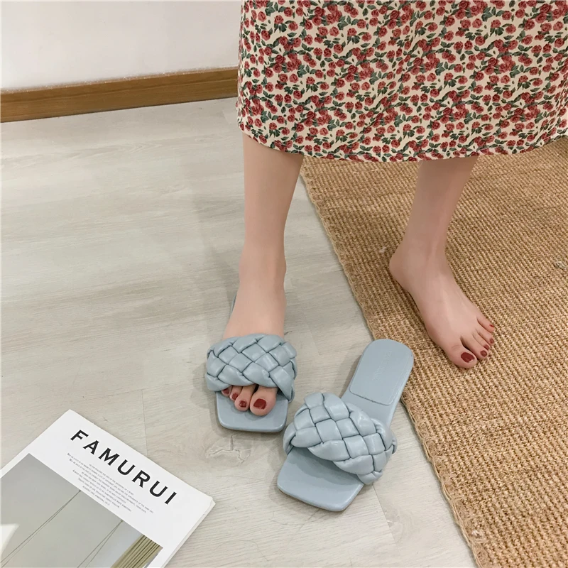 

Summer Soft Leather Slippers Ladies Fashion Slippers Flat Heels Beach Casual Slides Shoes Woman Outdoor Sandals Flip Flops