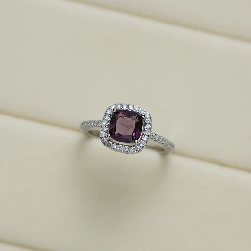 

Fashion in Europe and the fashion 925 sterling silver noble ring platinum zircon ms romantic purple crystal jewelry gifts