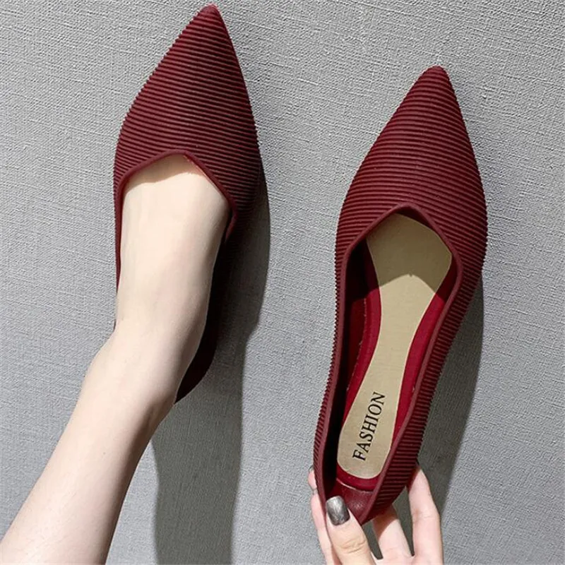 Туфли женские на плоской подошве модные лоферы повседневная обувь без застежки