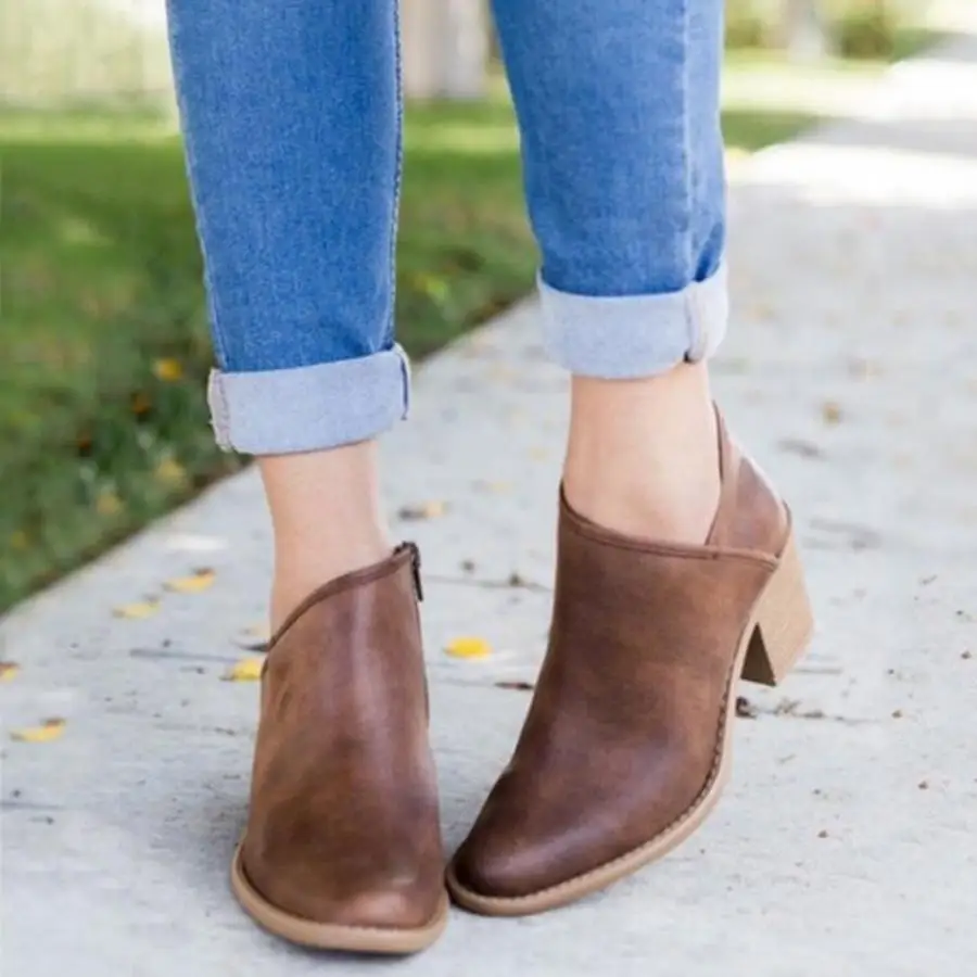 Женские ботинки челси без шнуровки на среднем каблуке с острым носком большие