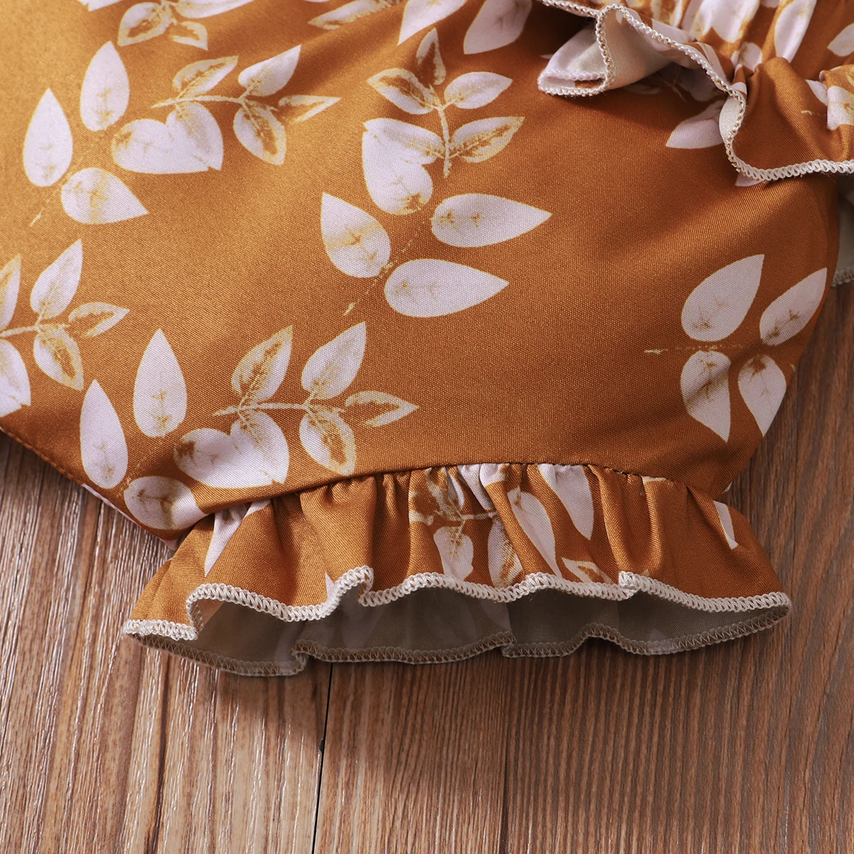 

3Pcs Sweet Baby Girls Outfit, Summer Solid Color Lace Sleeveless Suspender Romper + Leaves Printing Shorts + Bow Headwear Set