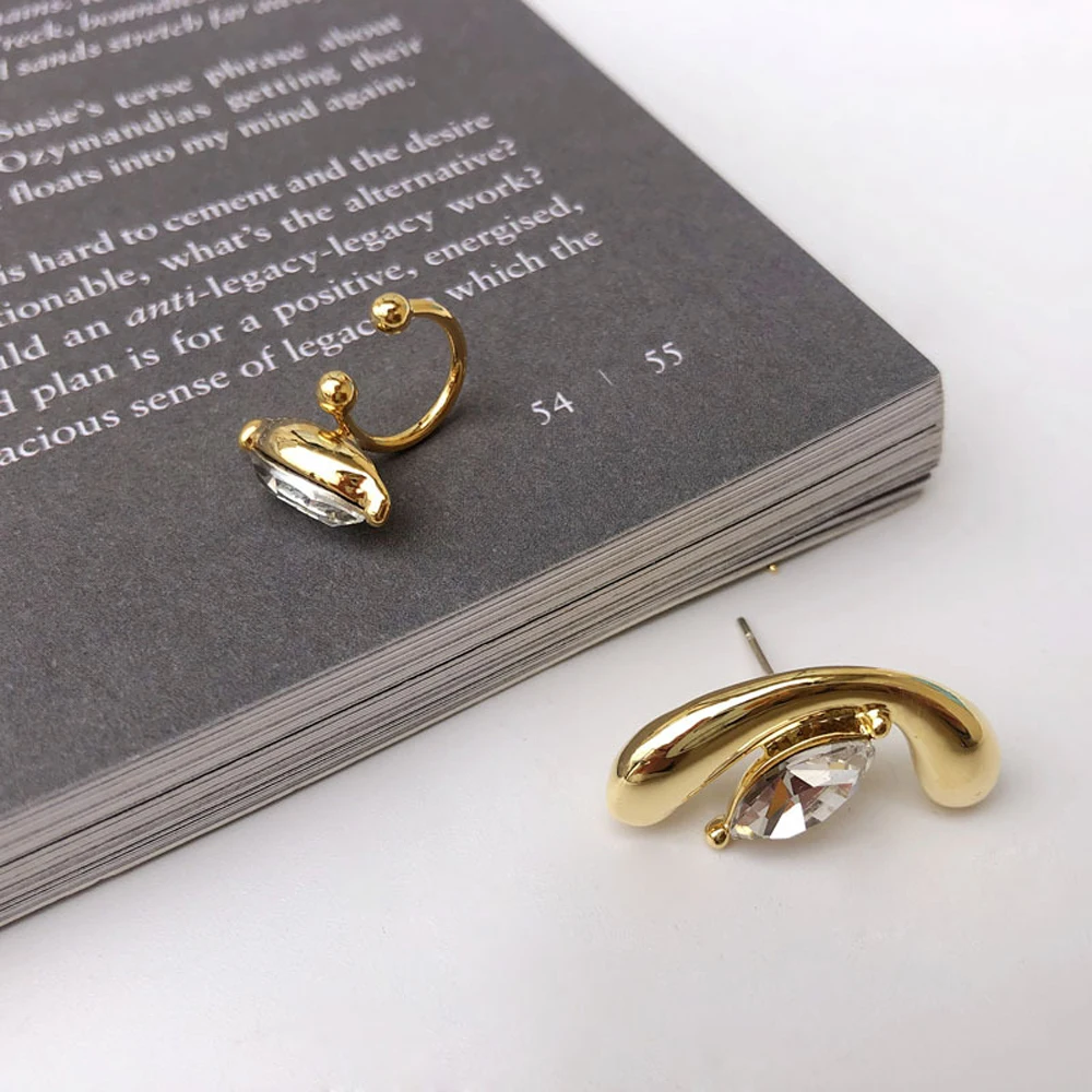 

In Europe And The Asymmetric Punk Stud earrings Contracted Exaggerated Earrings Restoring Ancient Ways Women Jewelry Gifts