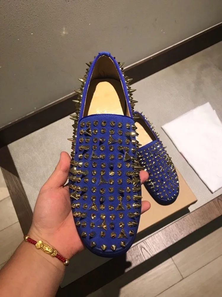 

Loafers men Spikes Luxury designer shoes Blue Rivets Vulcanized Walking Trainers knight Red bottom shoes for mens Vip Bar party