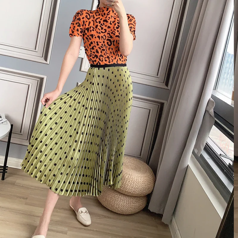 

LANMREM Dot Pleated Loose Skirt Mid Length Summer 2021 Fashionable High-end Fabric A-line Fold Skirts Female 2T1247
