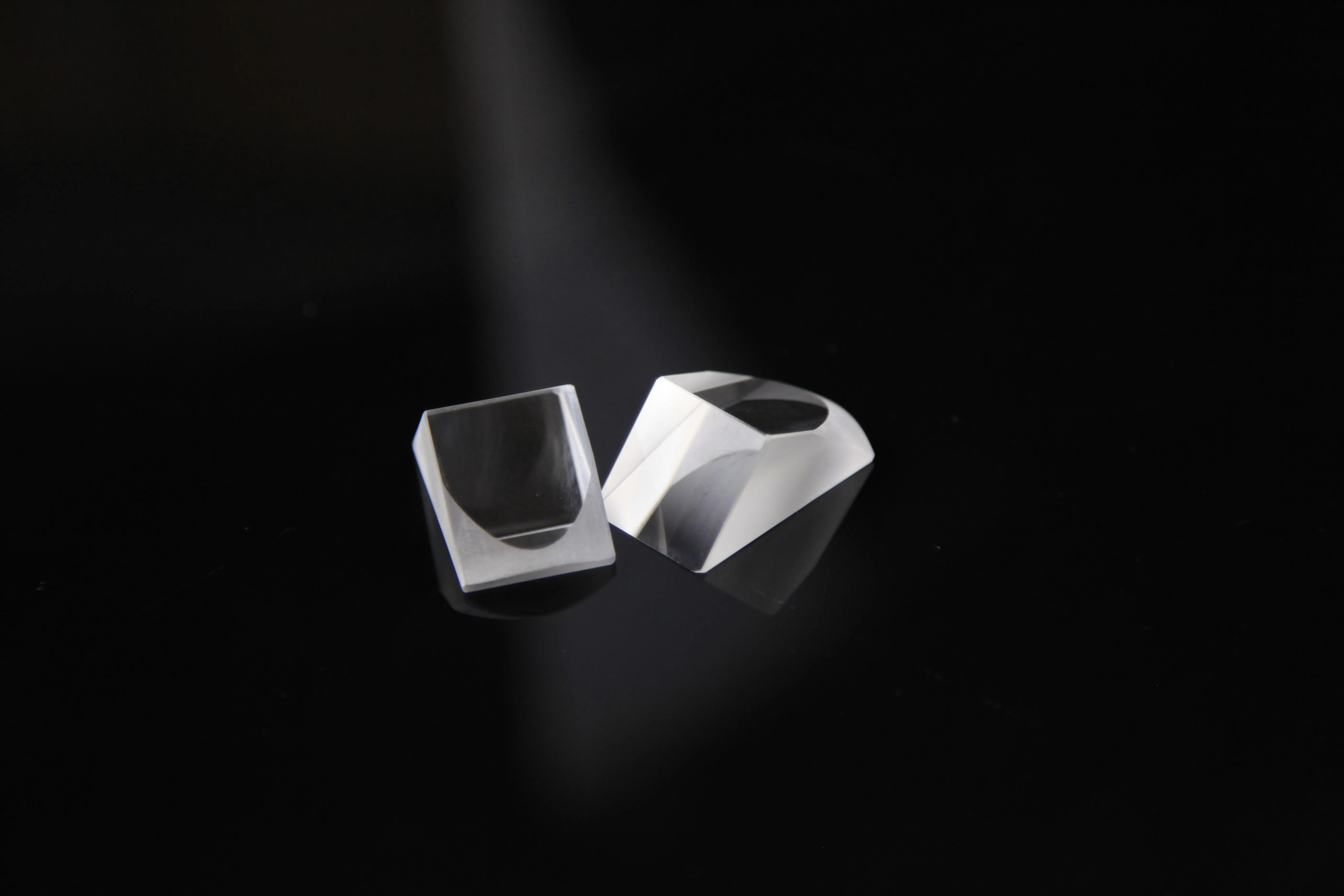 Оптовая продажа на заказ оптическое качество K9 стеклянная крыша Призма анти