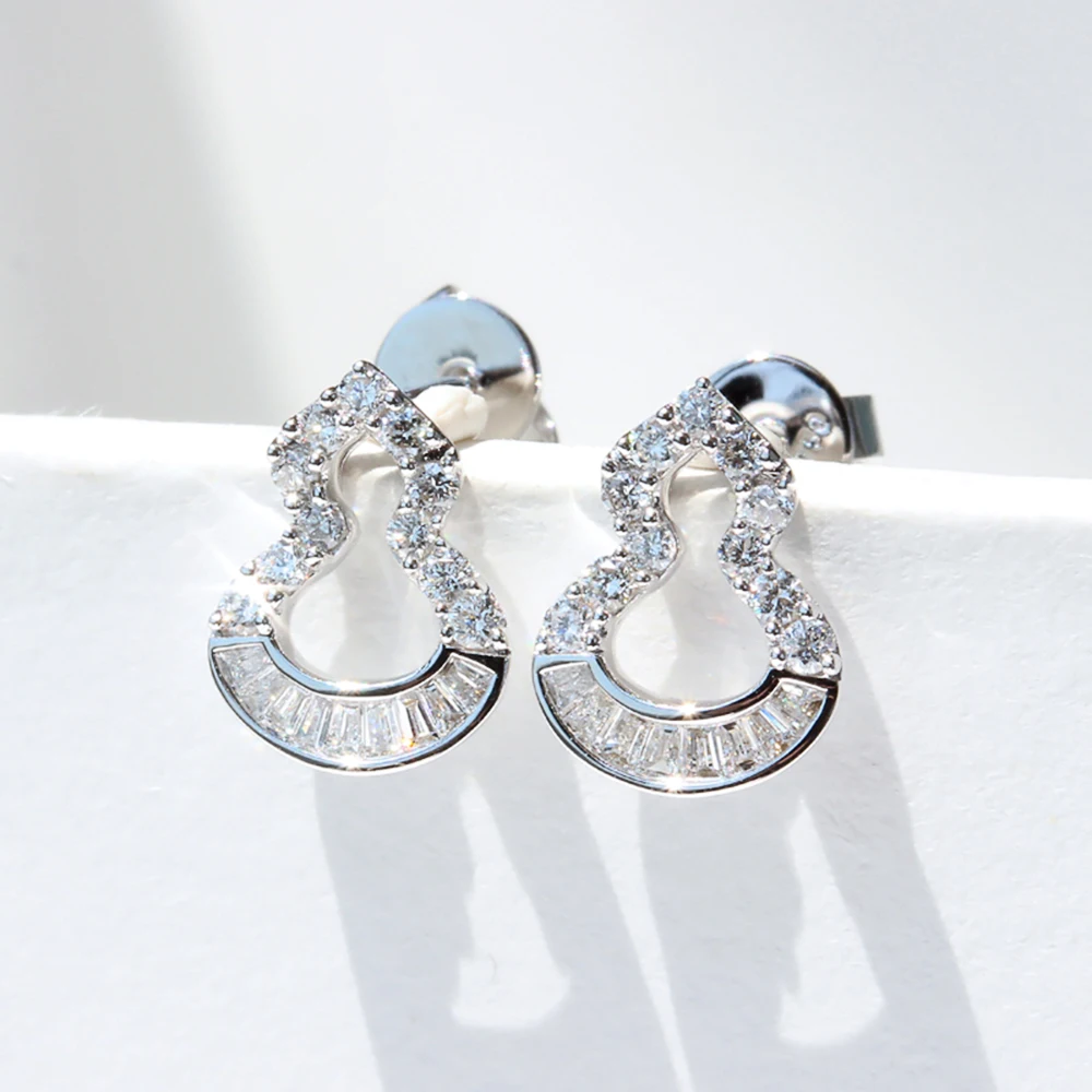 Серьги-гвоздики женские серебристого цвета | Украшения и аксессуары