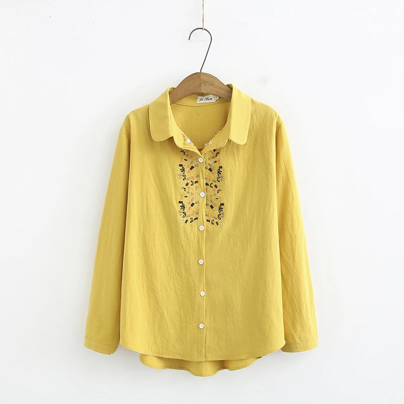 Осенняя женская рубашка с цветочной вышивкой и карманами хлопковая темно-синего