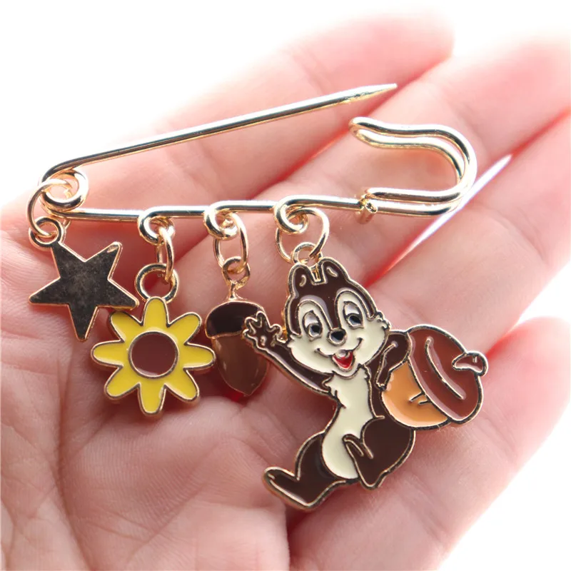 

Squirrel Rabbit Daisy Pendant Brooches Enamel Pins Charms Brooch Women Girl Buckle Brooch Shirt Backpack Badge Accessories