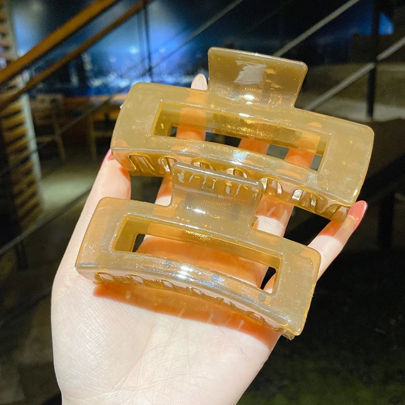 

[Xwen] New Hollow Out Back Elegant Hair Clip Headdress Female Big Hairpin Shark Clip Fashion Hair Accessories OH2282